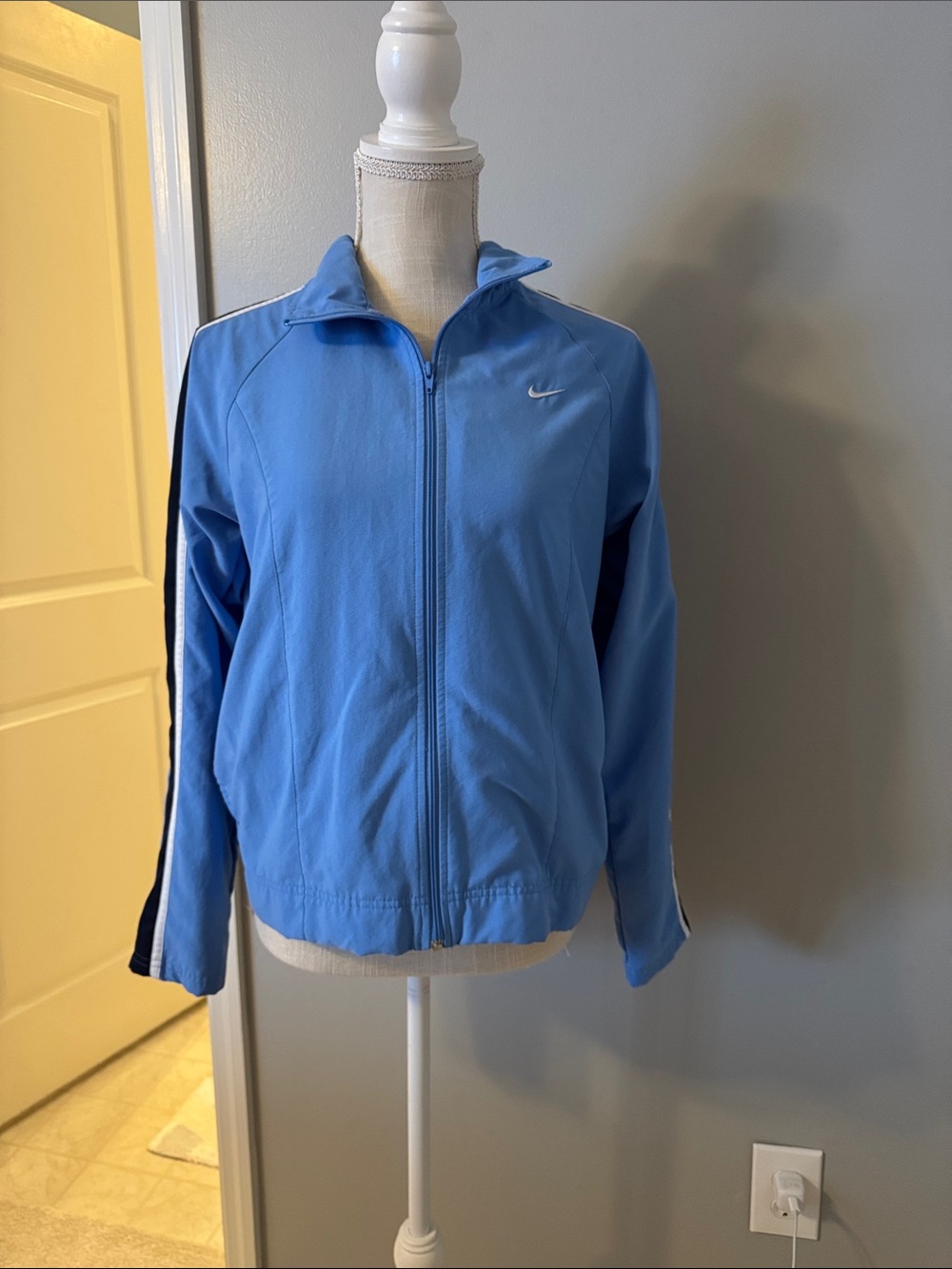 Nike Sky Blue Full-Zip Bomber Jacket with Contrast Stripes